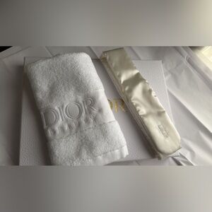 New, authentic Dior Beauty White Towel and headband Set. Limited edition